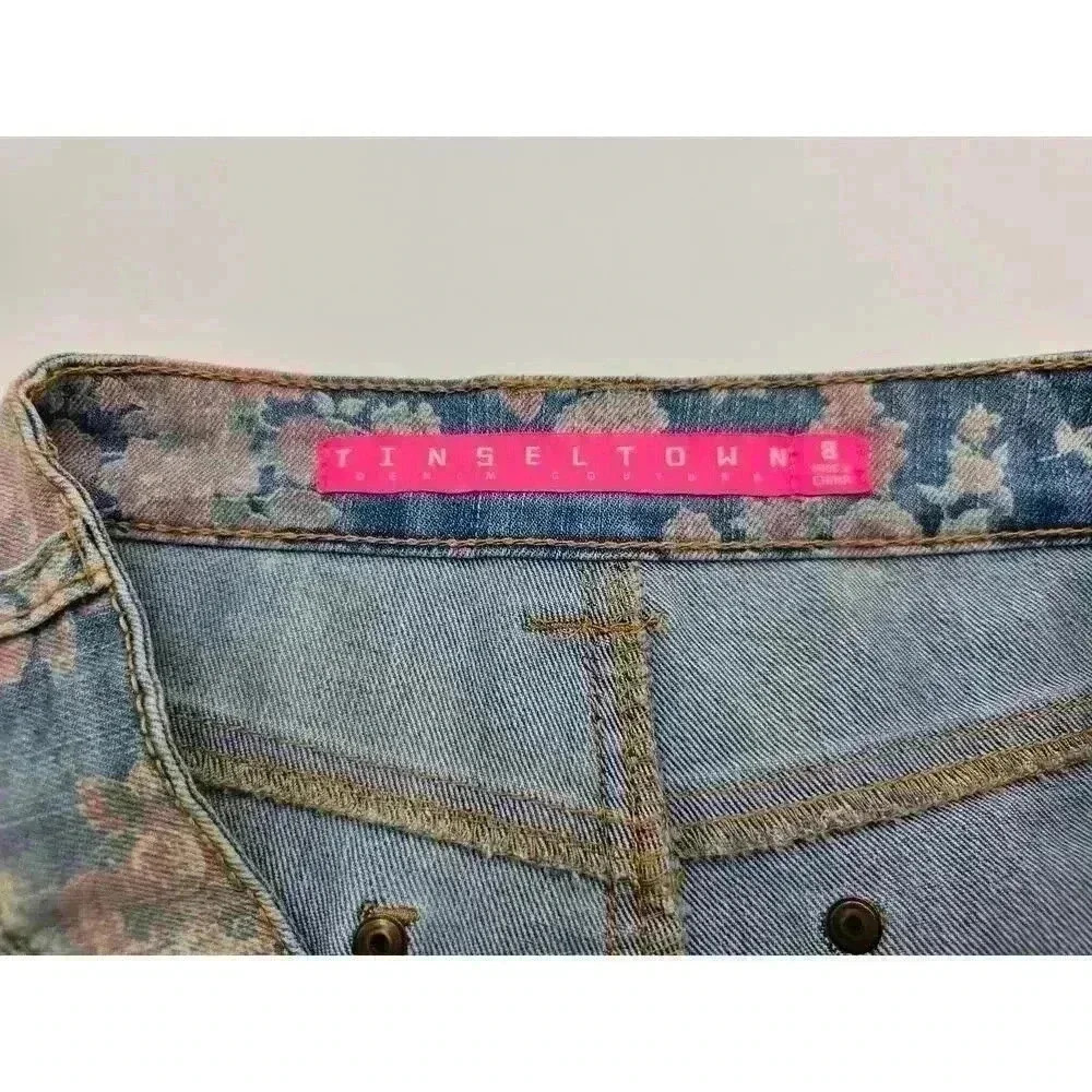 Tinseltown Women's Size 8 High Waist Floral Denim Short NWT - Picture 2 of 6